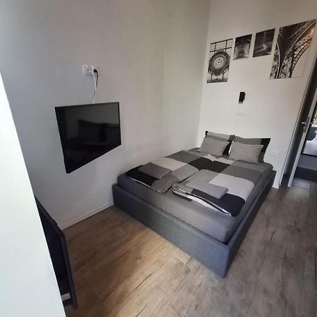 Charming Studio In The City Centre ブダペスト エクステリア 写真