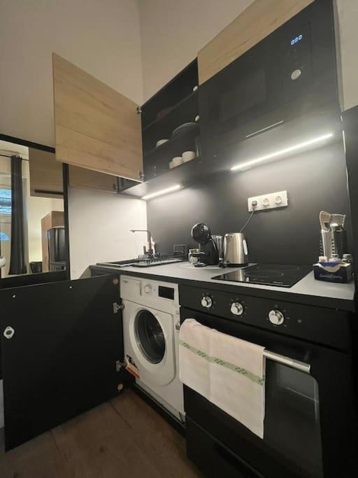 Charming Studio In The City Centre ブダペスト エクステリア 写真