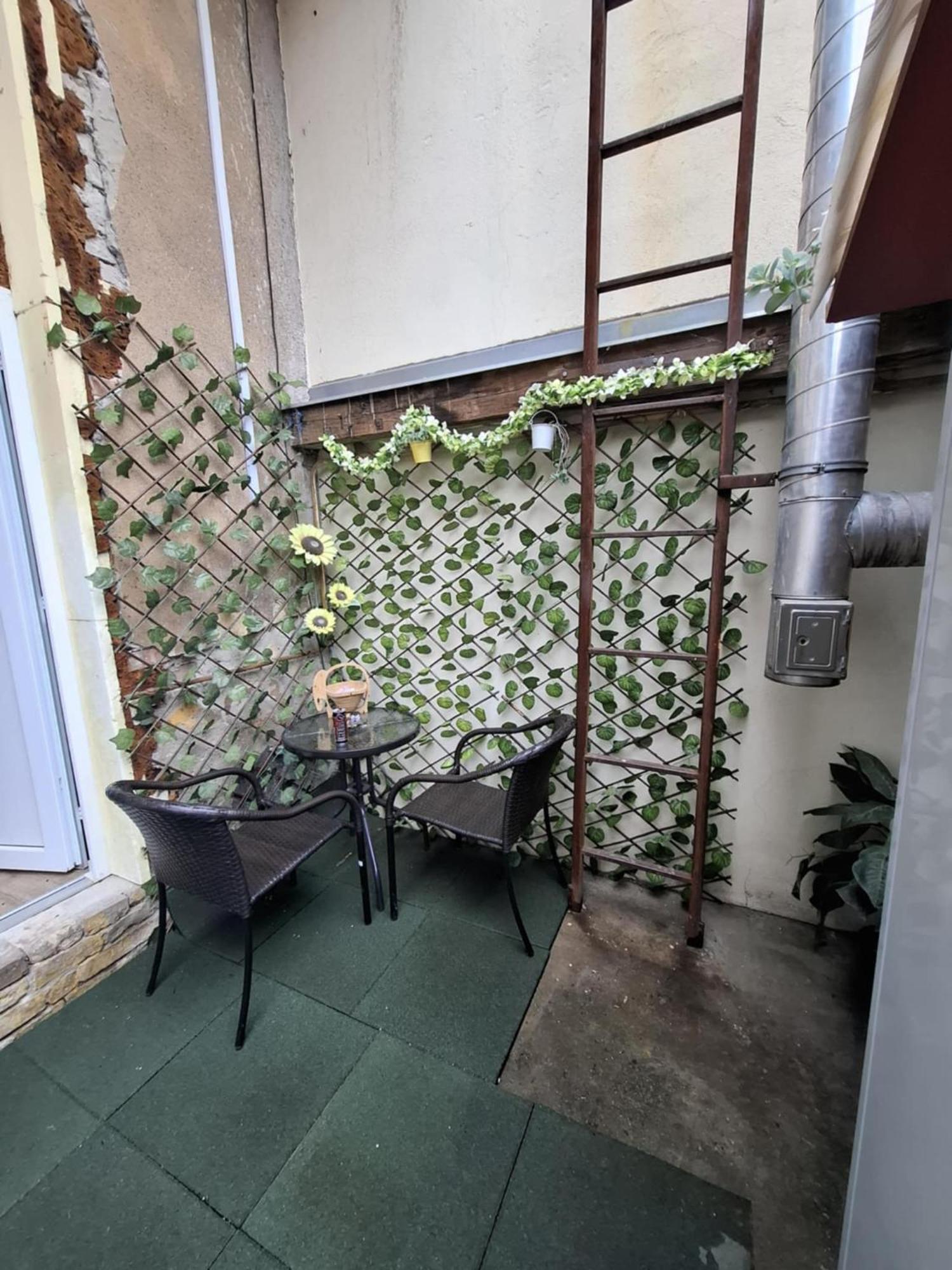 Charming Studio In The City Centre ブダペスト エクステリア 写真